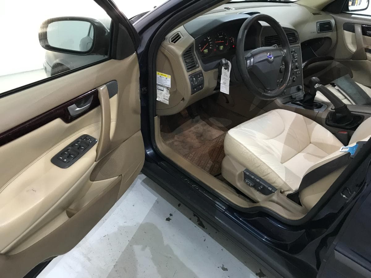 Volvo S60 D5 2.4D · Ano 2003 — imagem 17