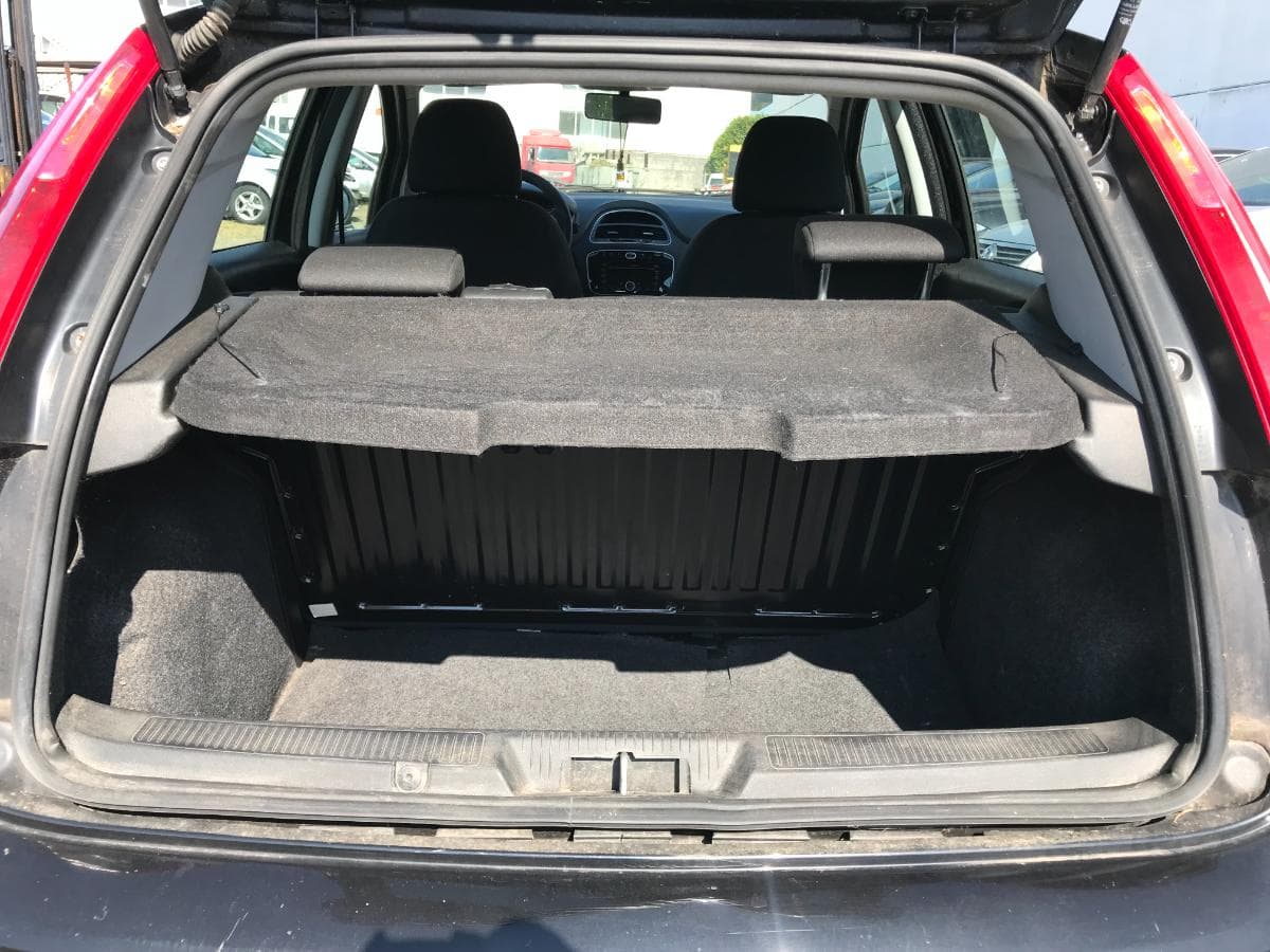 Fiat Punto 1.2 · Ano 2016 — imagen 9