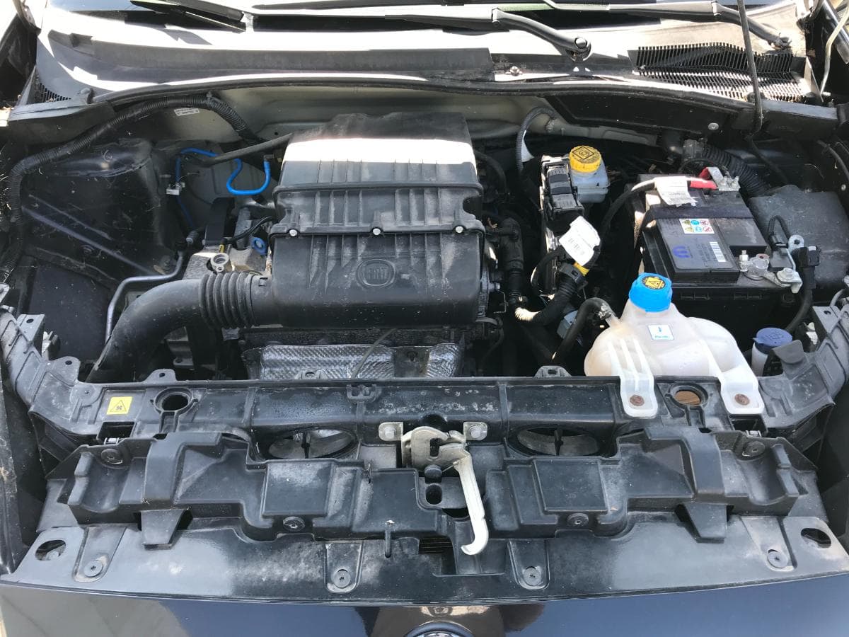 Fiat Punto 1.2 · Ano 2016 — imagen 4