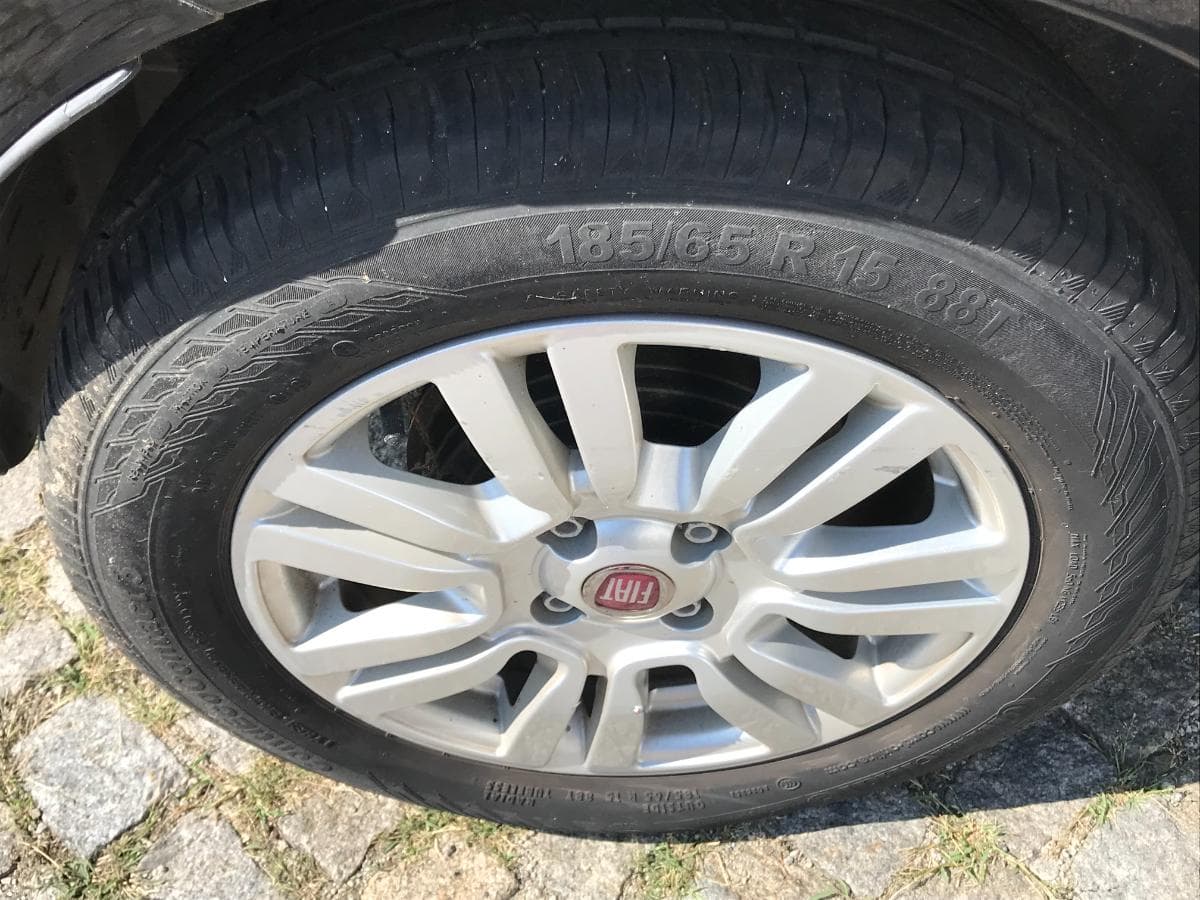 Fiat Punto 1.2 · Ano 2016 — imagen 18