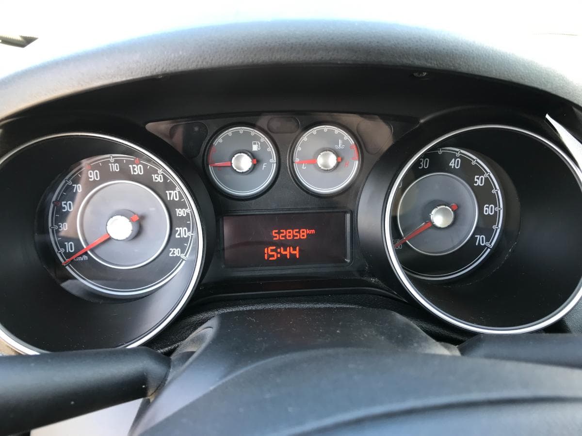 Fiat Punto 1.2 · Ano 2016 — imagen 32
