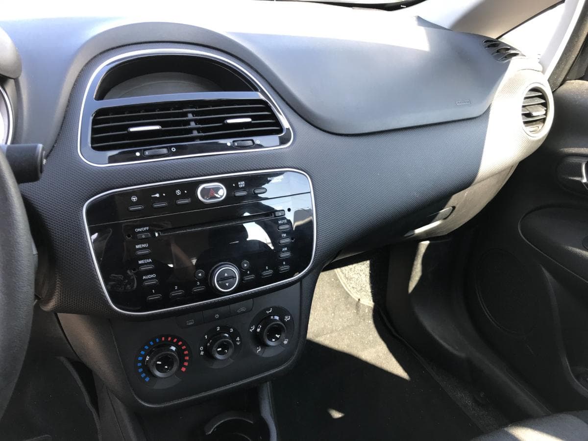 Fiat Punto 1.2 · Ano 2016 — imagen 33