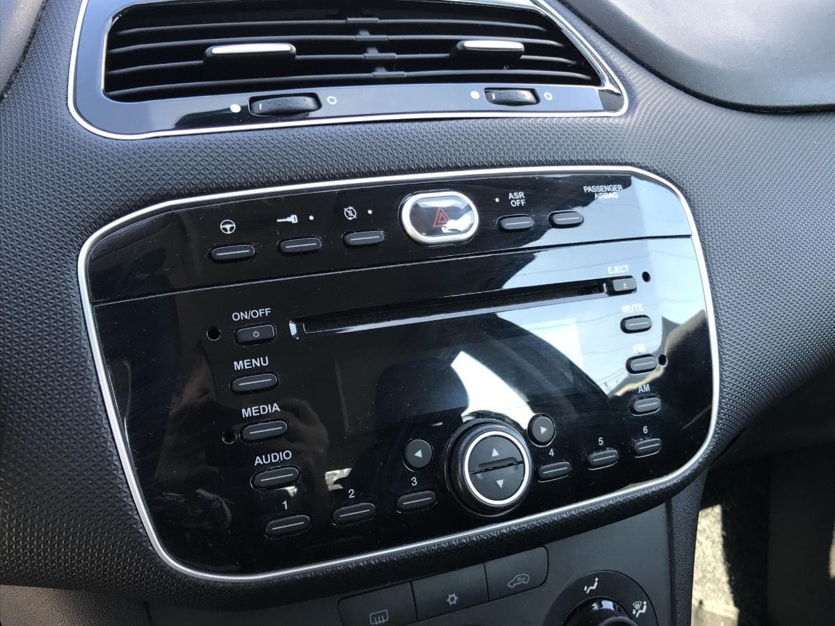 Fiat Punto 1.2 · Ano 2016 — imagen 35