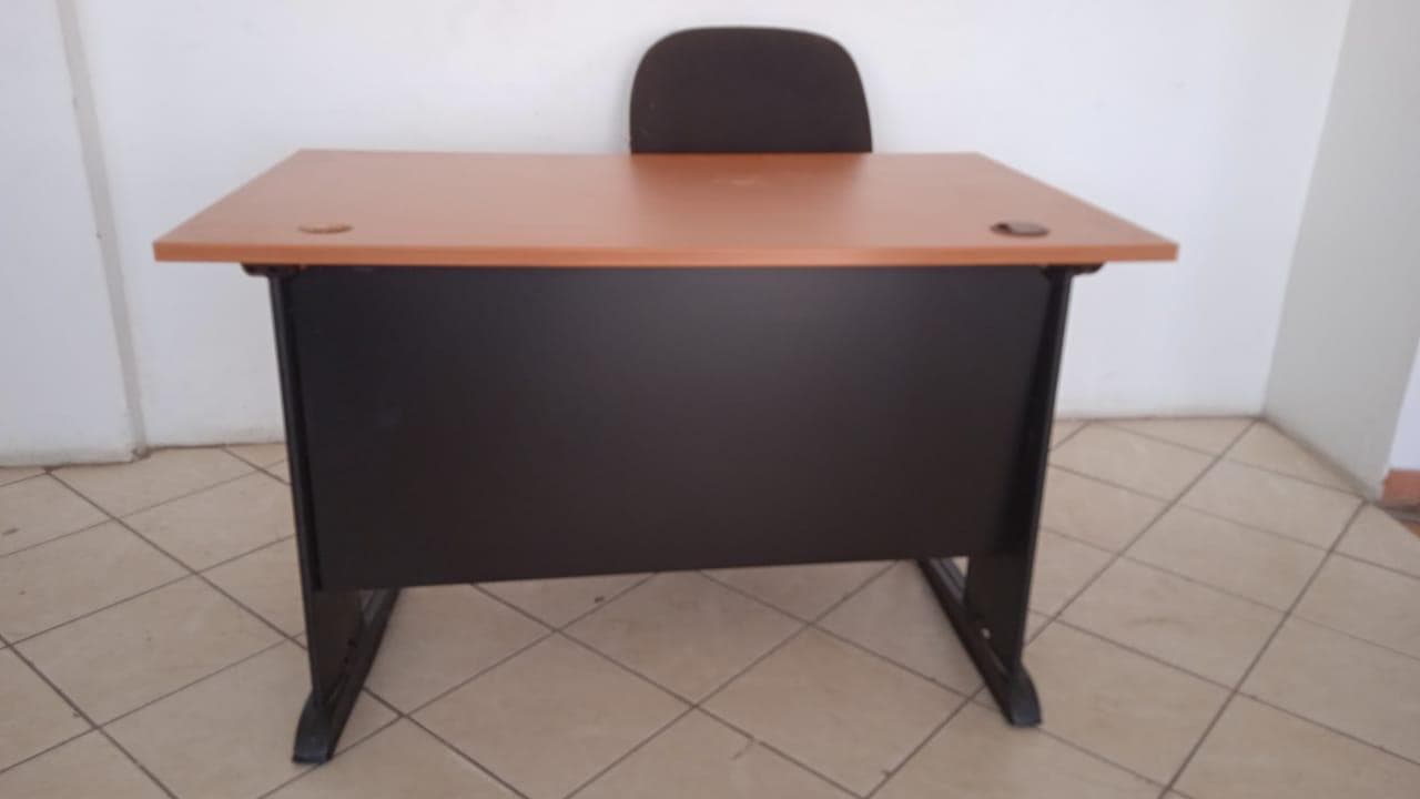 Mobiliario de oficina ·