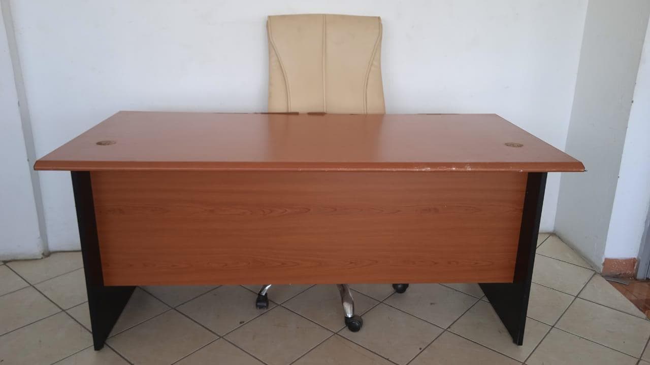 Mobiliario de oficina ·