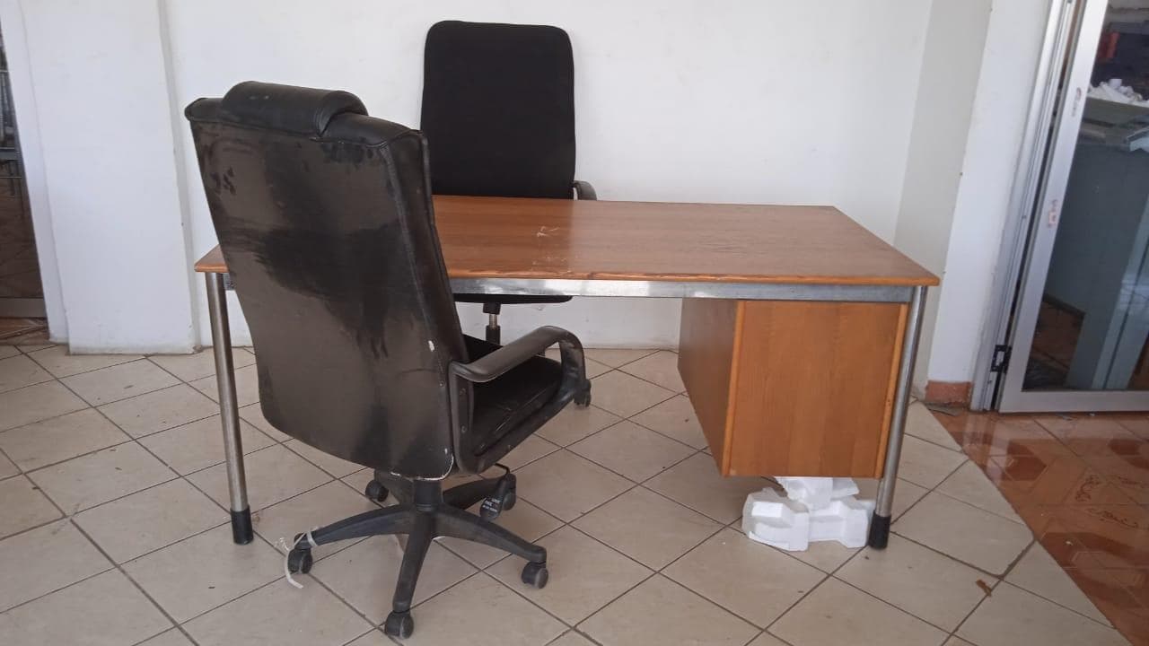 Mobiliario de oficina ·