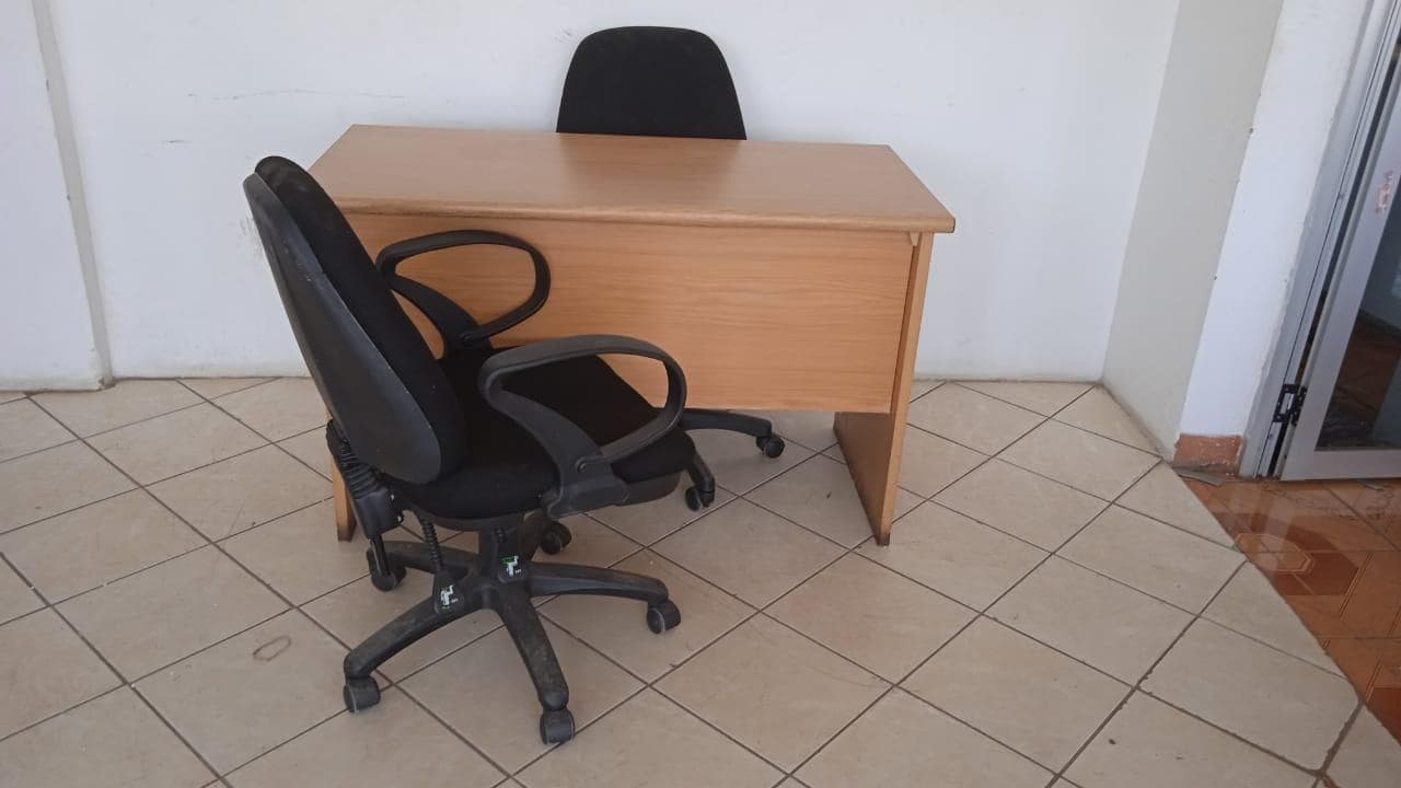 Mobiliario de oficina ·