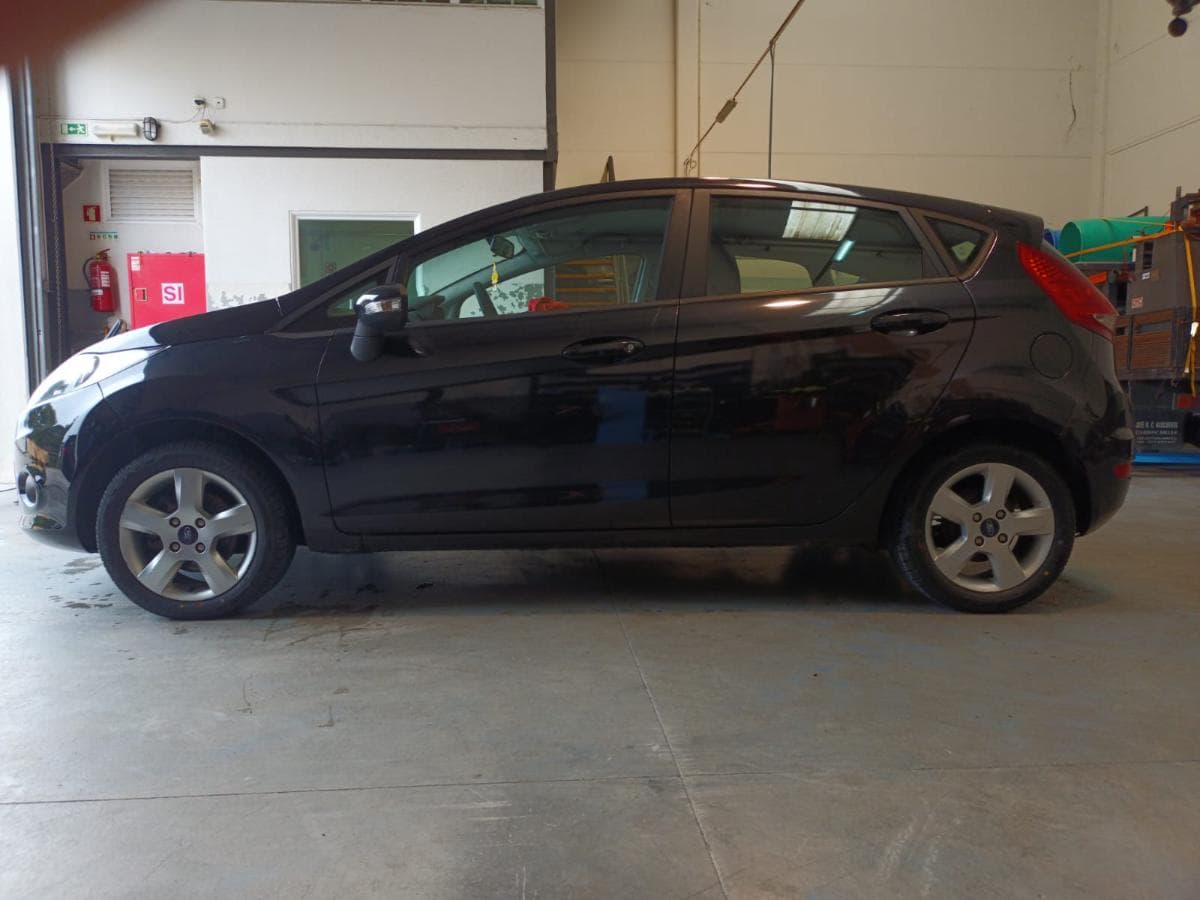 Ford Fiesta 1.4 TDCi · Ano 2009 — image 4
