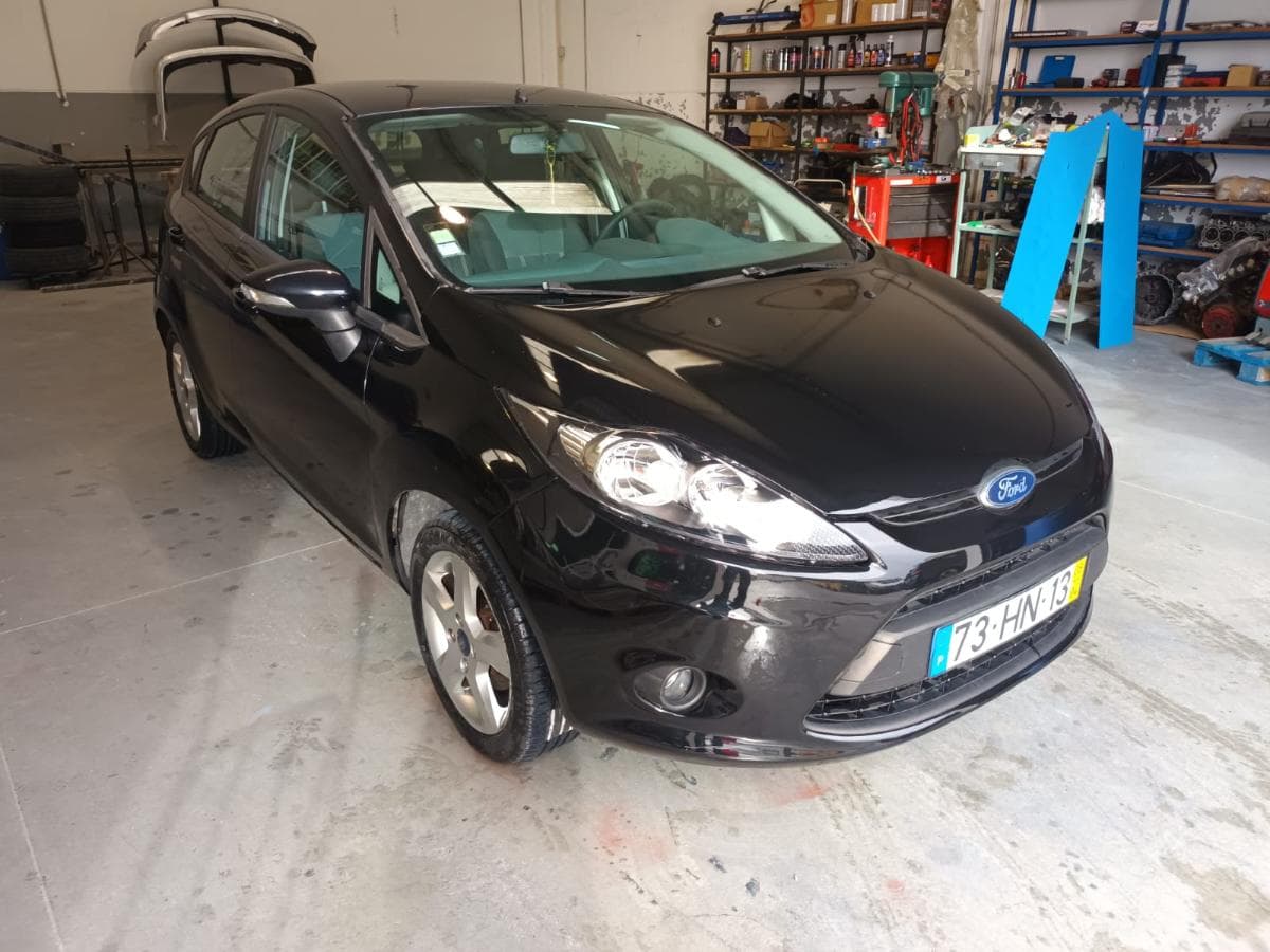 Ford Fiesta 1.4 TDCi · Ano 2009 — image 2