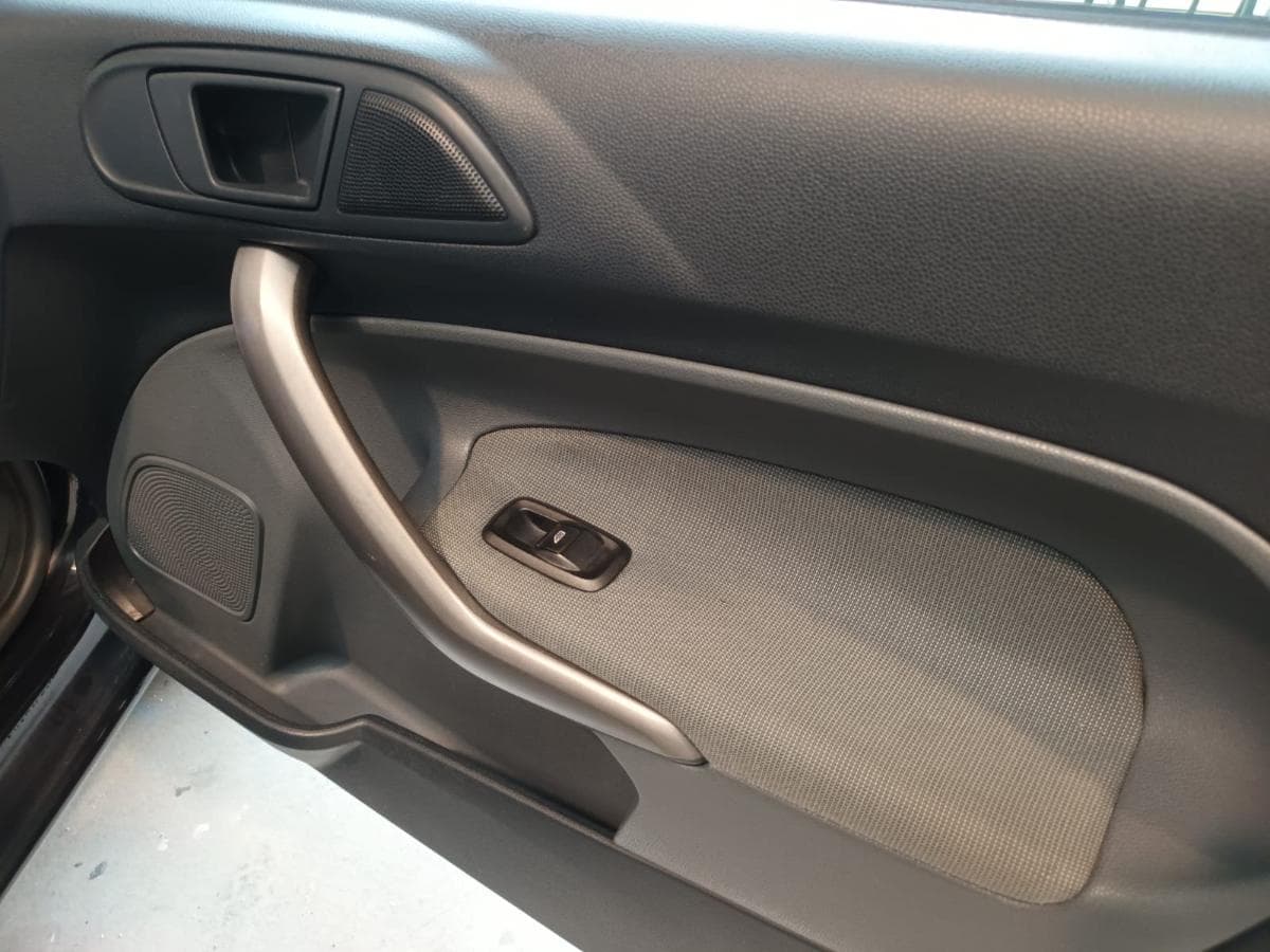 Ford Fiesta 1.4 TDCi · Ano 2009 — image 23