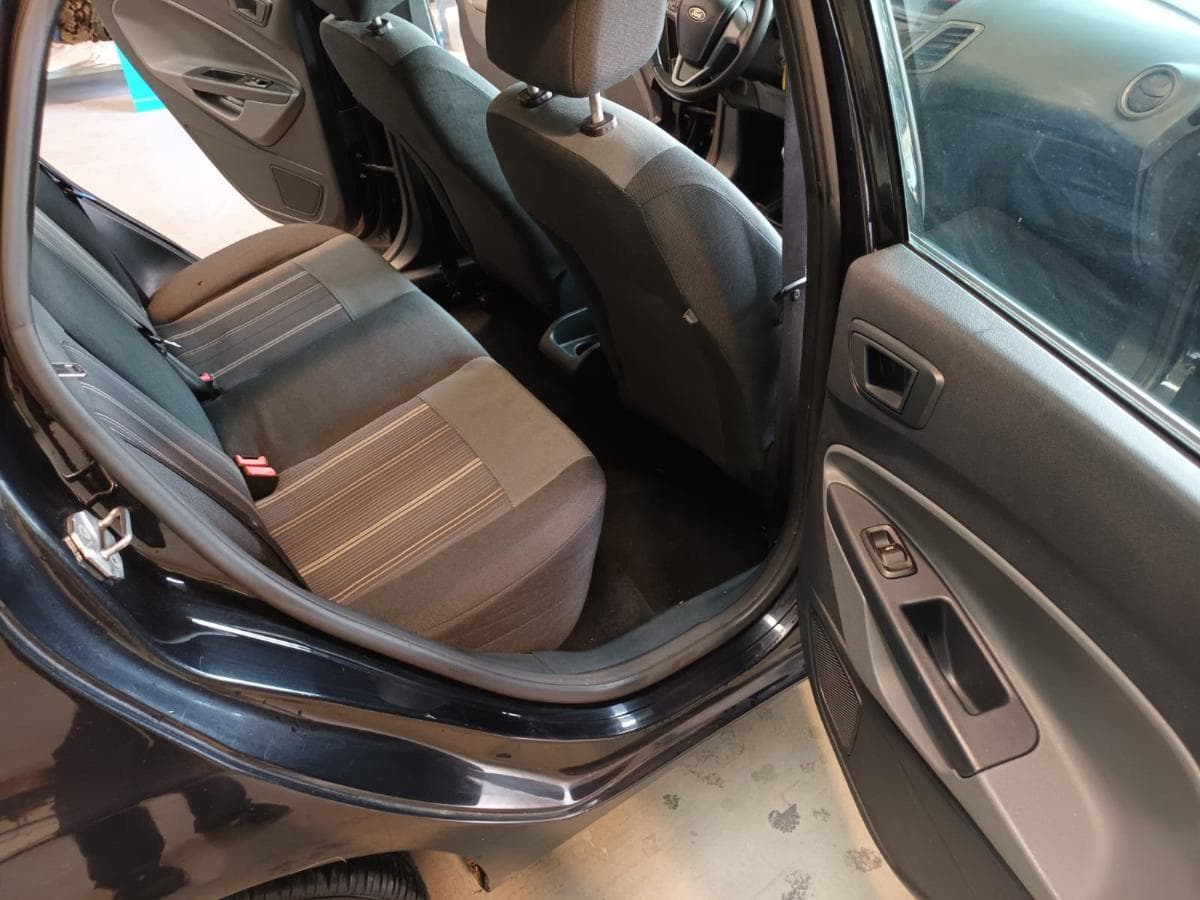 Ford Fiesta 1.4 TDCi · Ano 2009 — image 24
