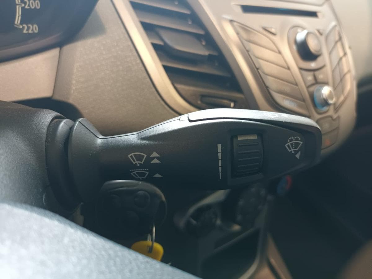 Ford Fiesta 1.4 TDCi · Ano 2009 — image 27