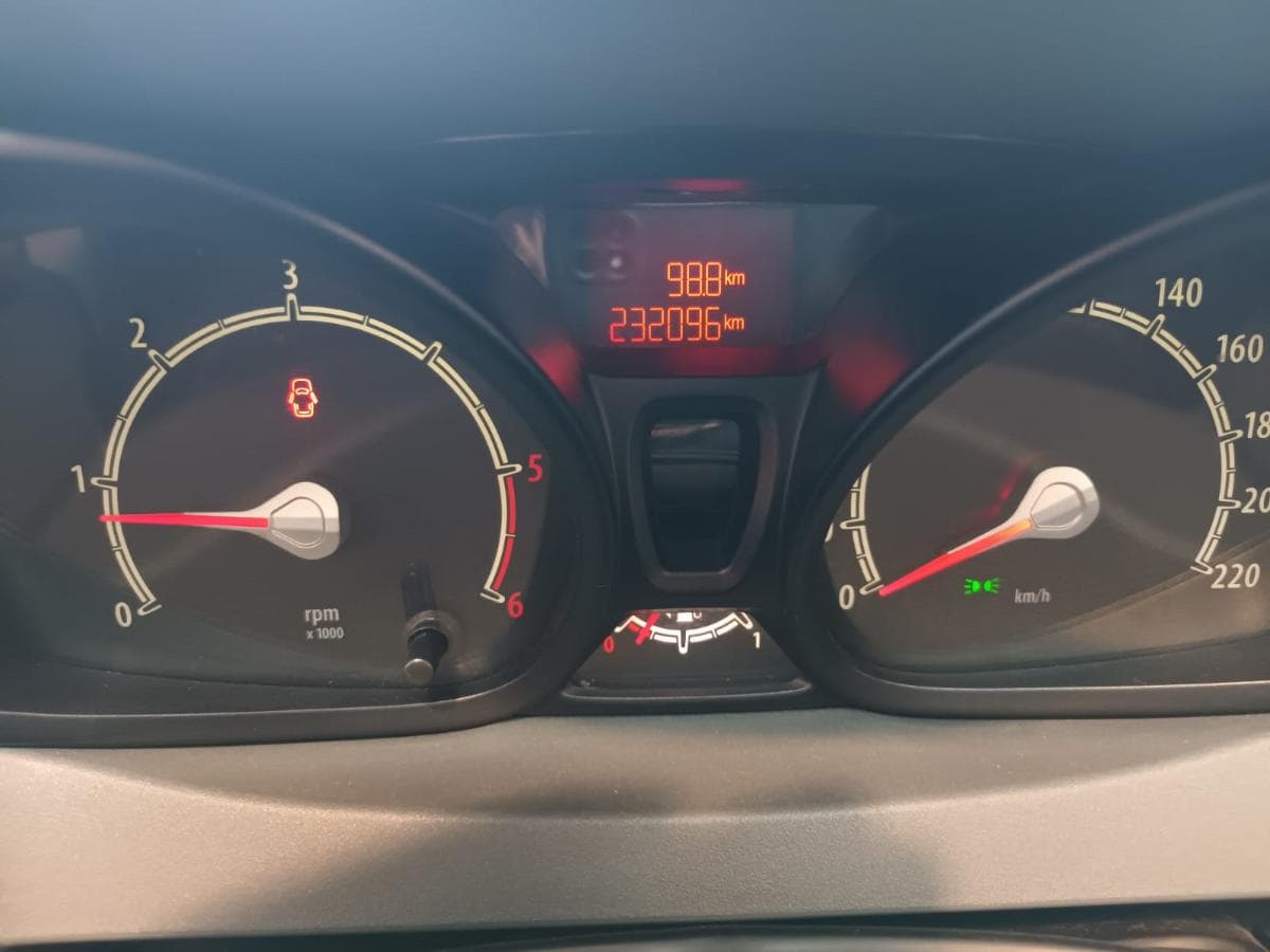 Ford Fiesta 1.4 TDCi · Ano 2009 — image 28