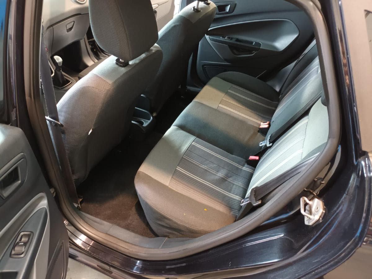 Ford Fiesta 1.4 TDCi · Ano 2009 — image 29