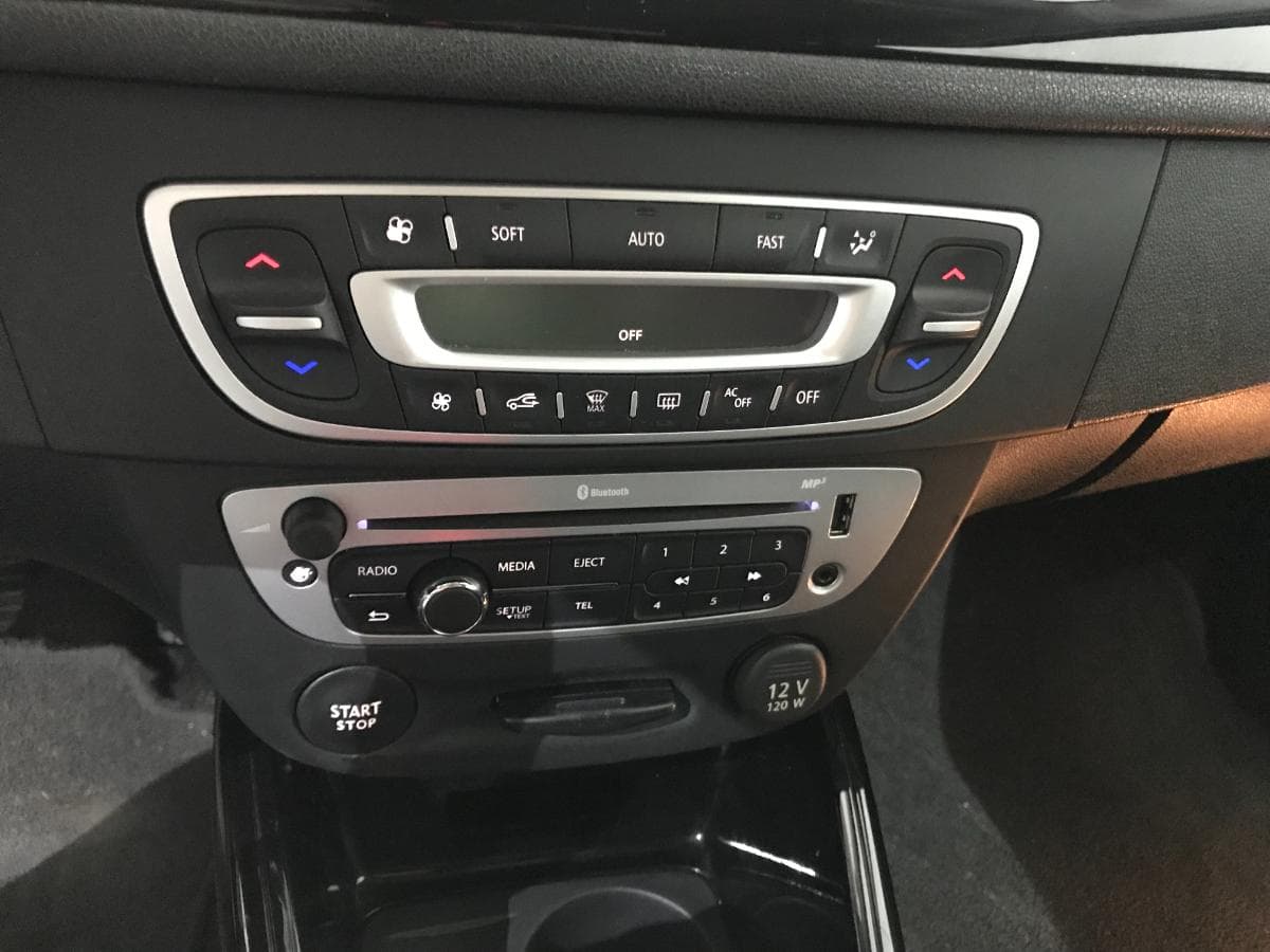 Renault Mégane 1.5DCI · Ano 2013 — image 30