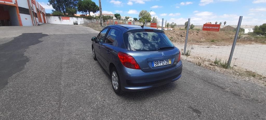 Peugeot 207 1.4HDI · Ano 2008 — image 8