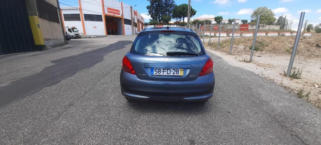 Peugeot 207 1.4HDI · Ano 2008 — image 10