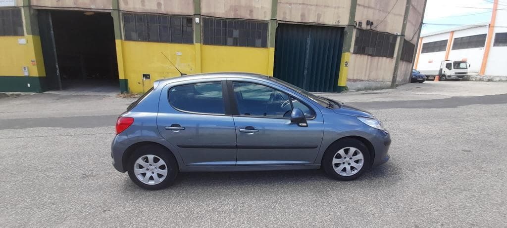 Peugeot 207 1.4HDI · Ano 2008 — image 6