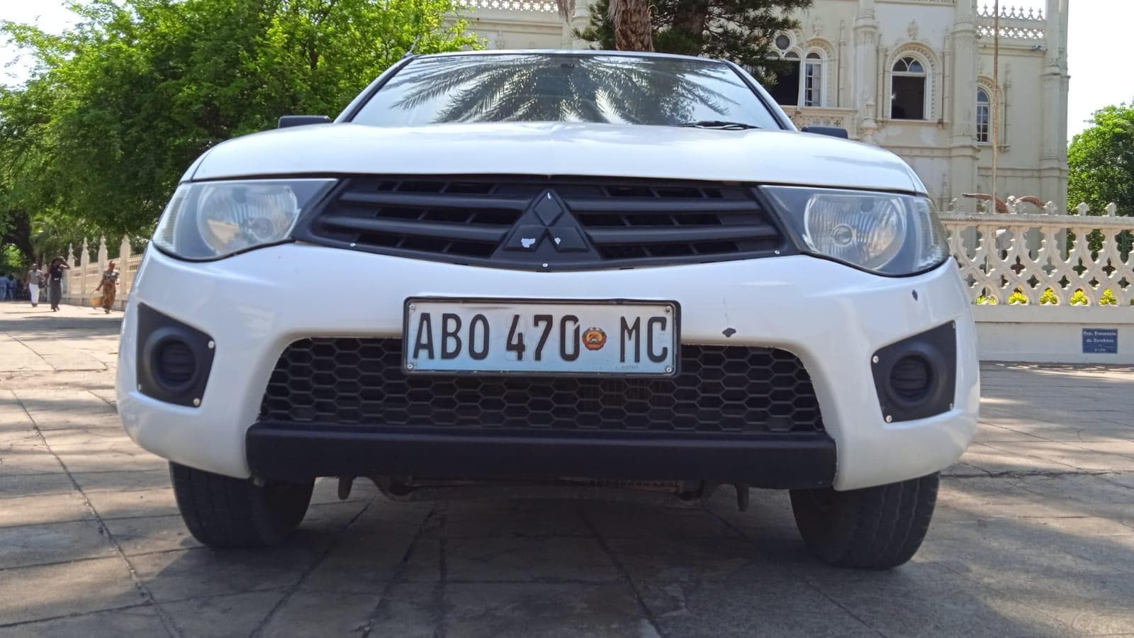 Mitsubishi L200 · — imagem 15
