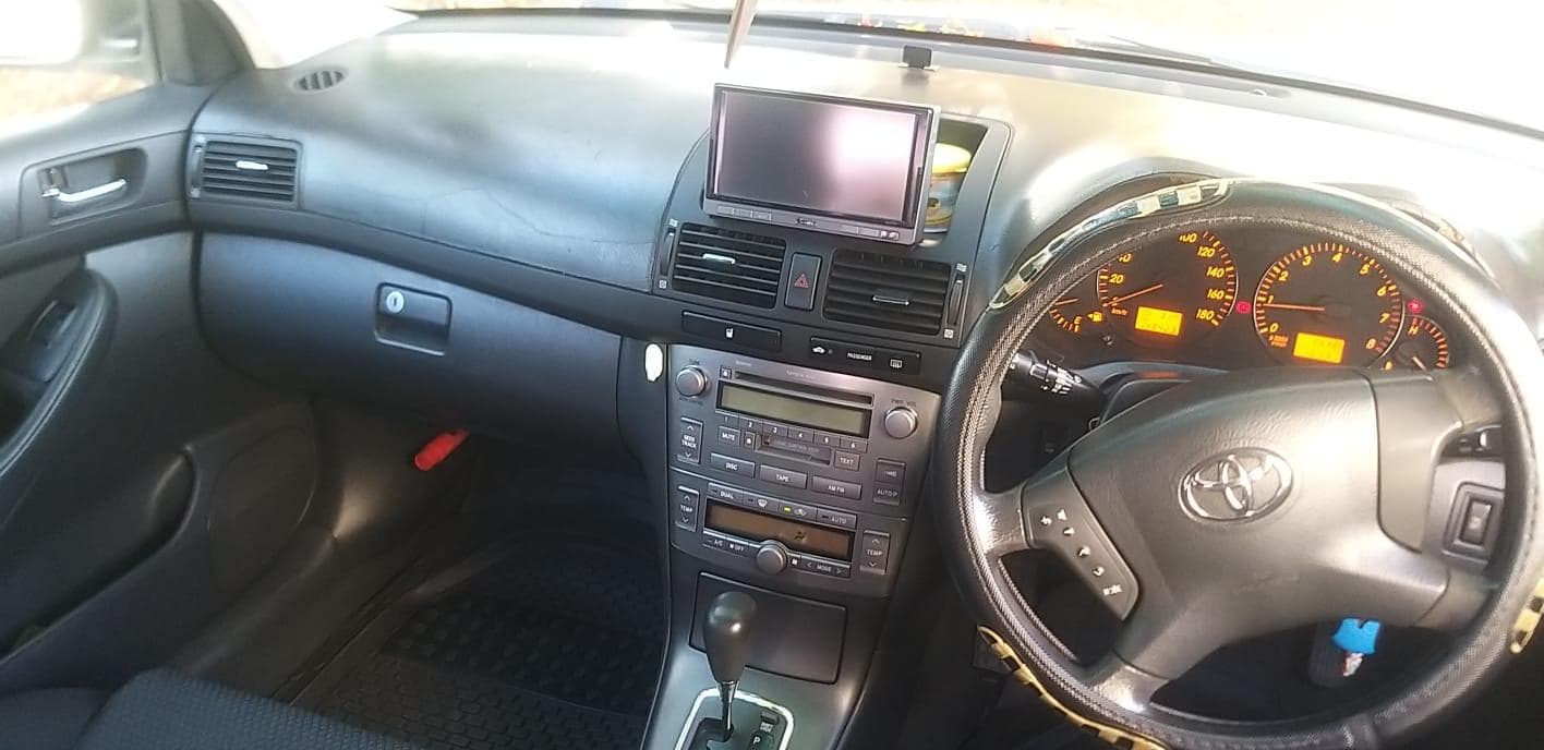 Toyota Avensis · — imagem 13