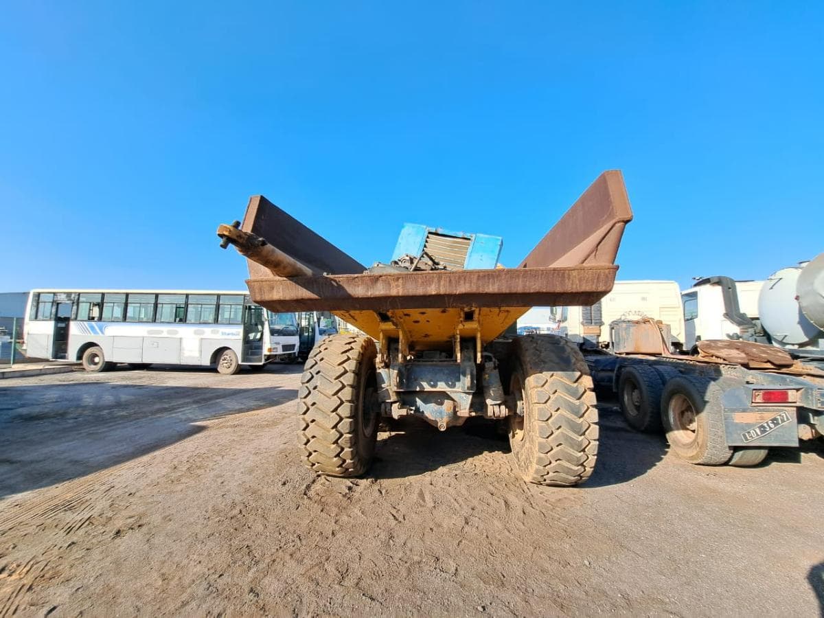 Dumper (30T) KOMATSU HM300-1 · Viana — imagen 5