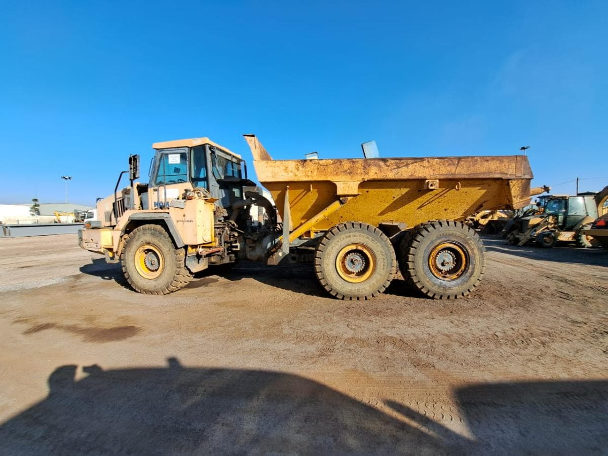 Dumper (30T) KOMATSU HM300-1 · Viana — imagen 3