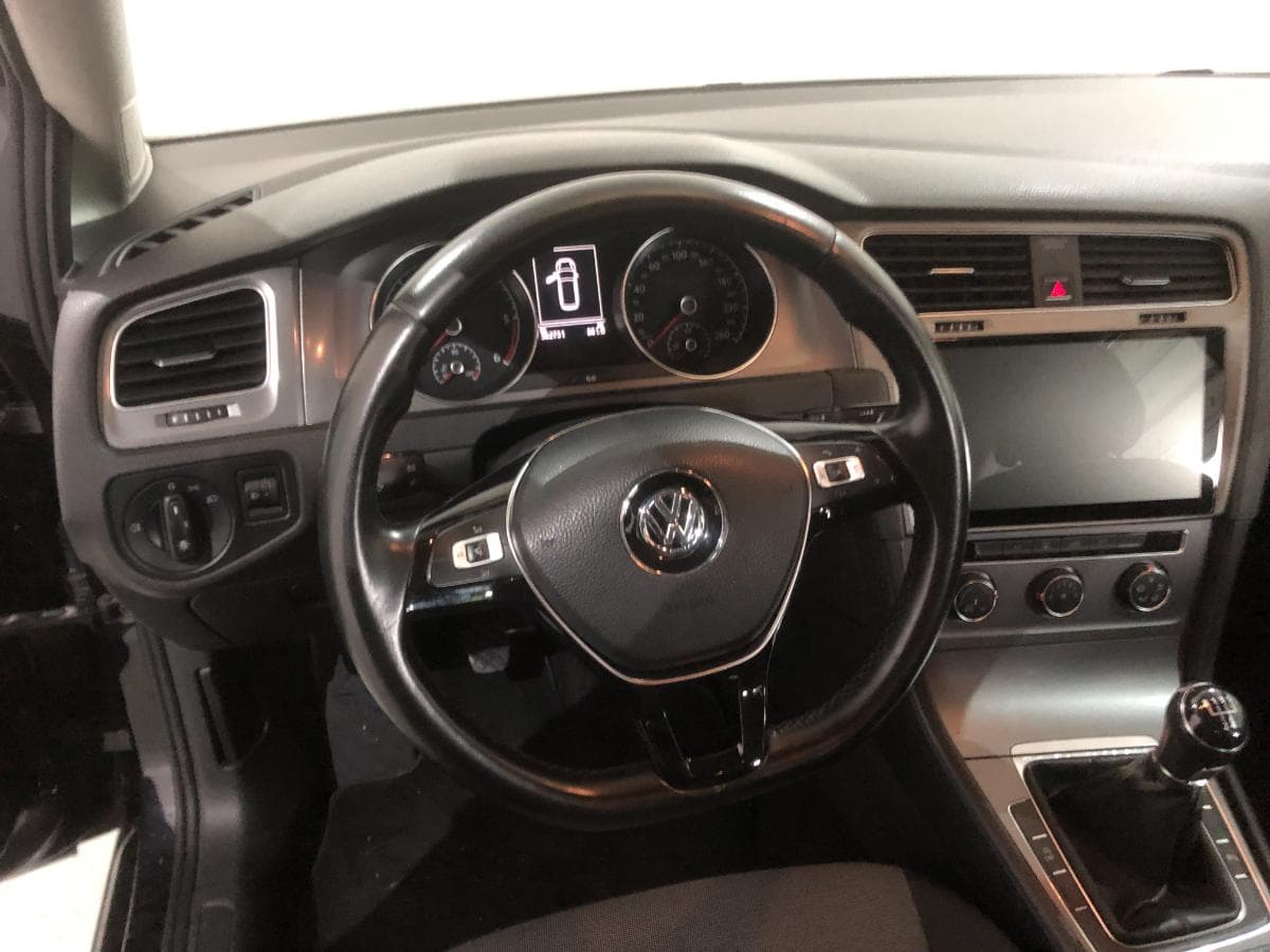 Volkswagen Golf 1.5 TDI· Ano 2014 — imagen 32