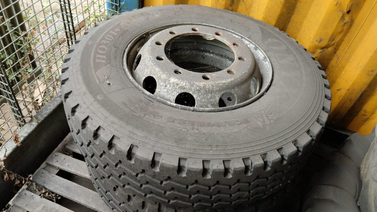 Ruedas + Ruedas + Ruedas + Ruedas + Ruedas + Ruedas + Ruedas · — imagen 16