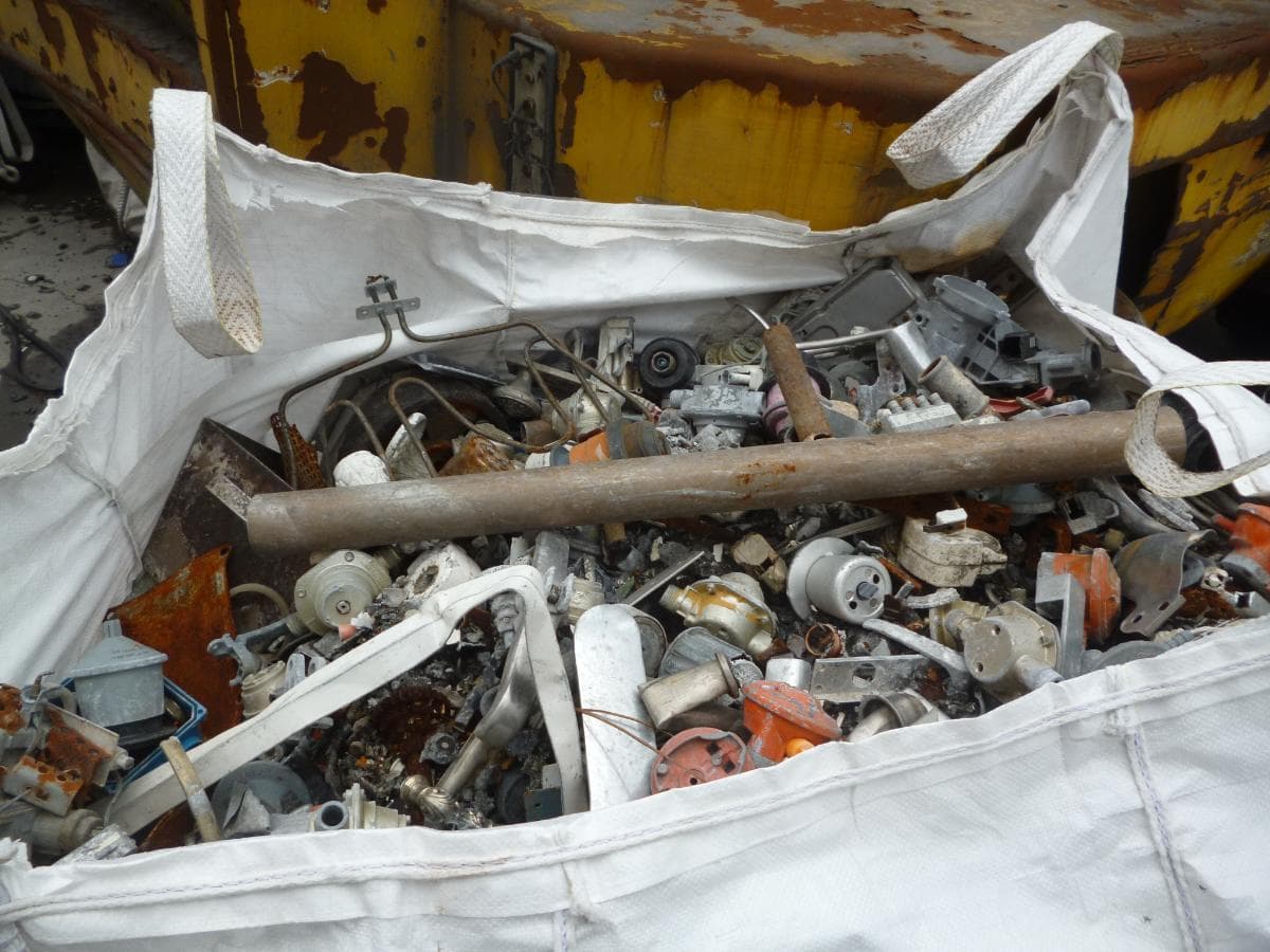 Estabelecimento Comercial · Transformação, reciclagem e refinação de alumínios e outros resíduos · Viana do Castelo — imagem 101