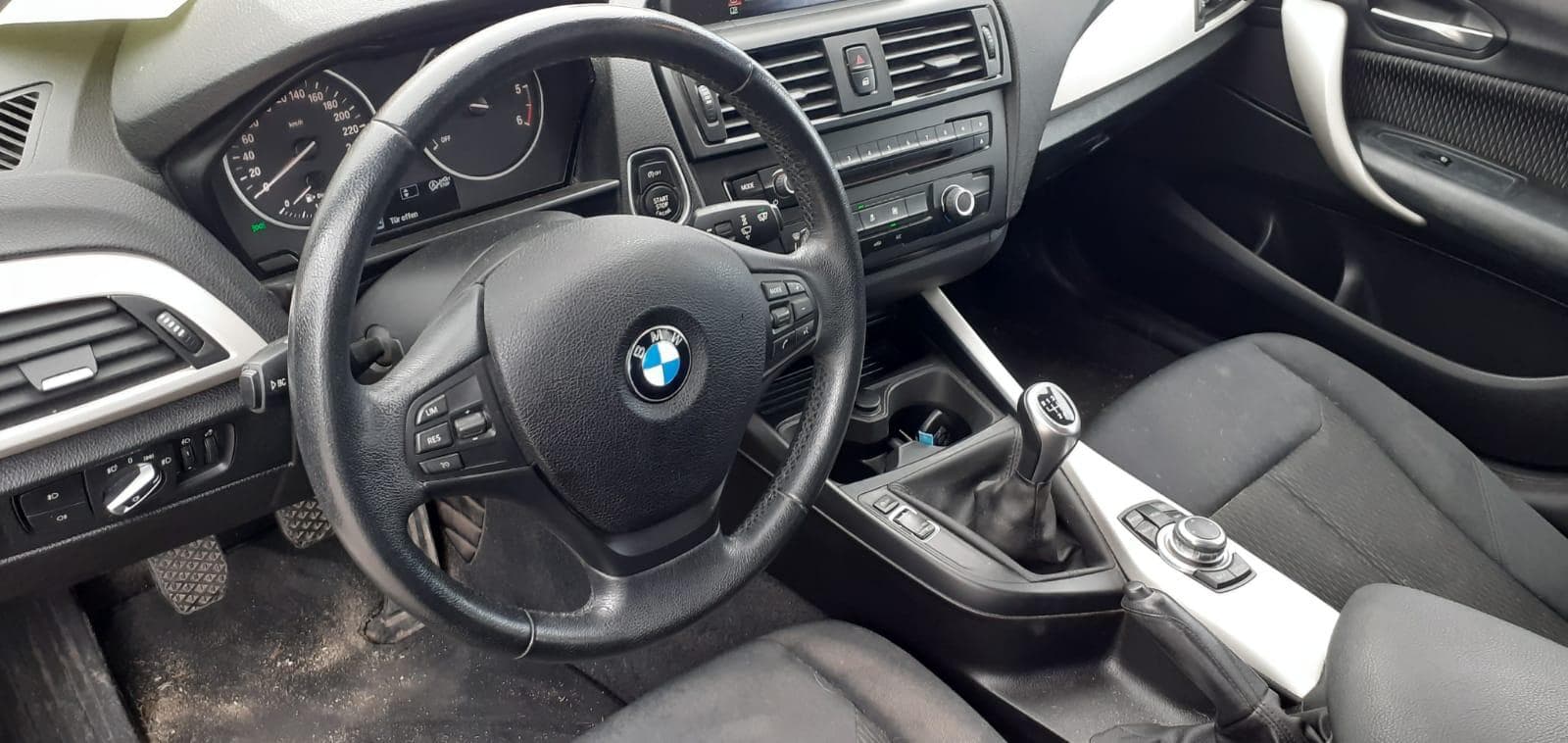 BMW 116D · Ano 2015 — imagen 12