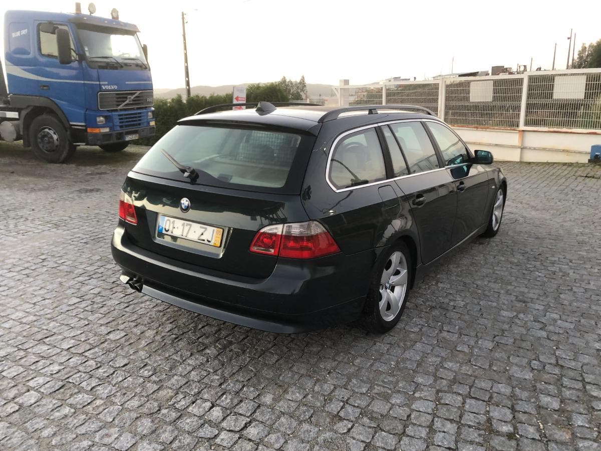BMW 525D Touring · Ano 2005 — image 13