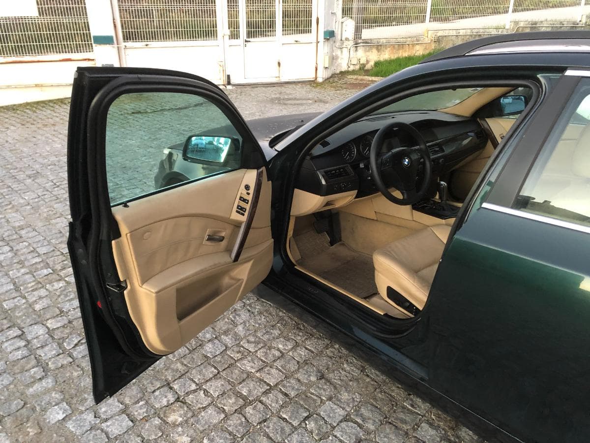 BMW 525D Touring · Ano 2005 — image 18