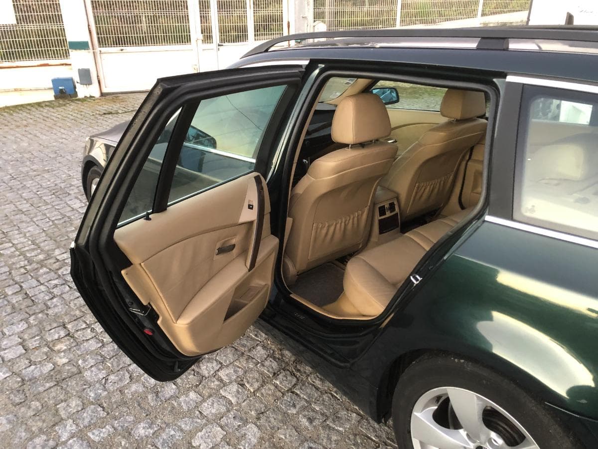 BMW 525D Touring · Ano 2005 — image 21