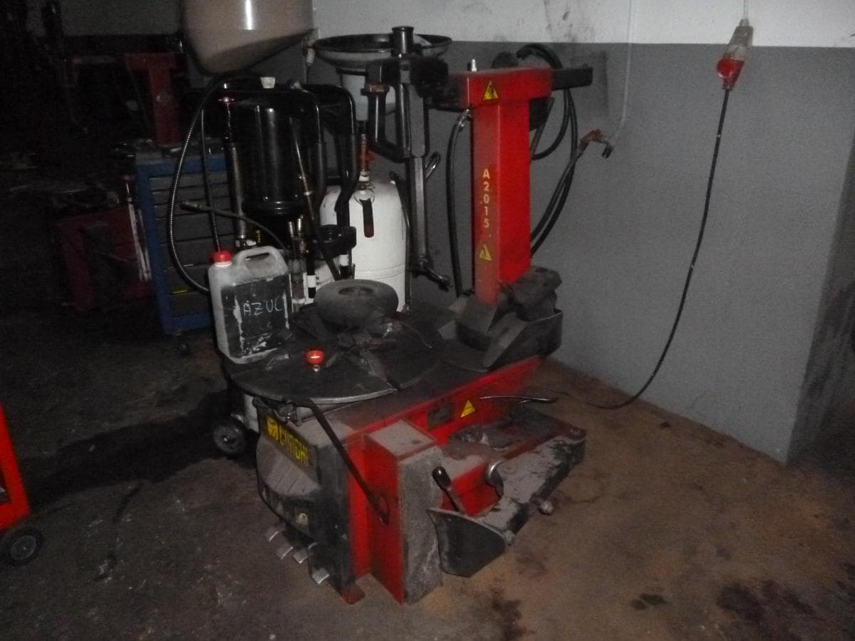 Máquina trocar pneus