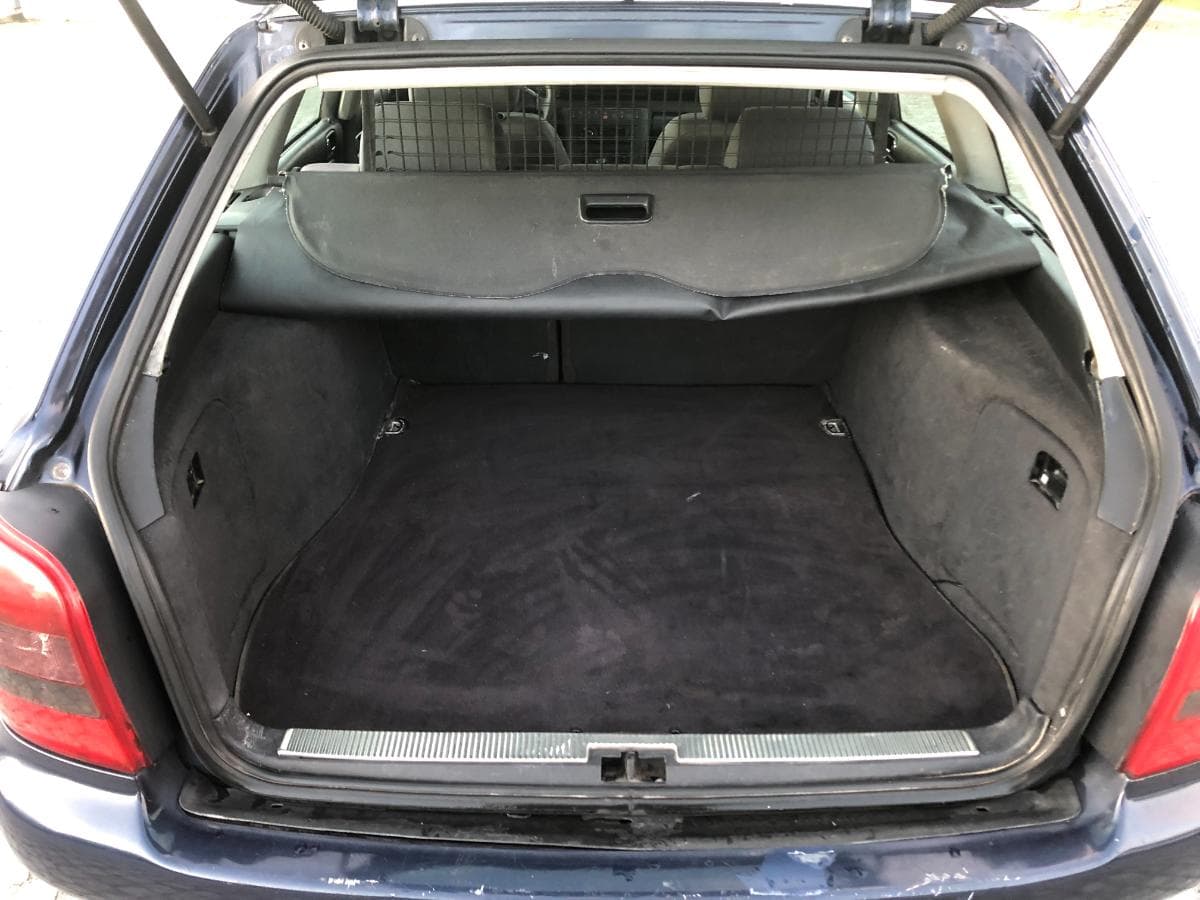 Audi  A4 · Ano 2001     89-07-SB · Paredes — imagem 11