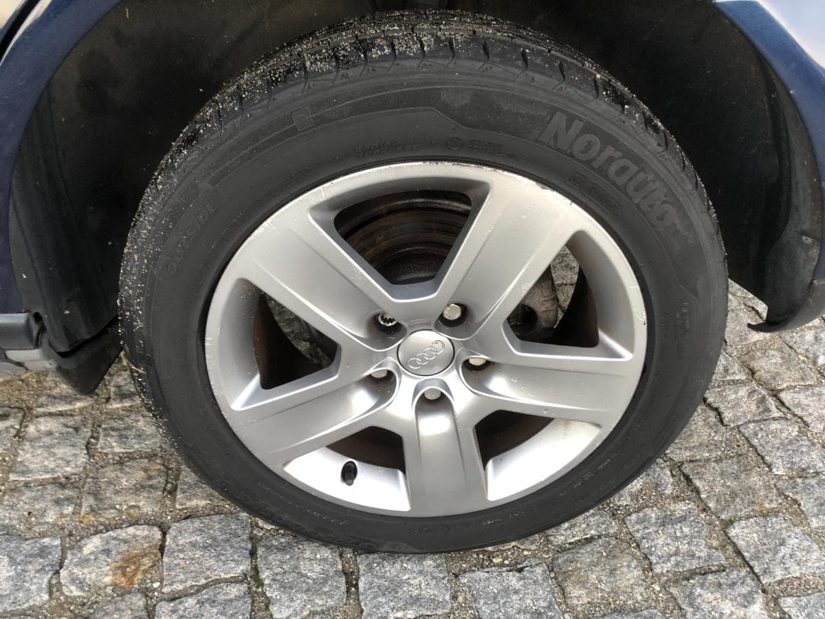 Audi  A4 · Ano 2001     89-07-SB · Paredes — imagem 16