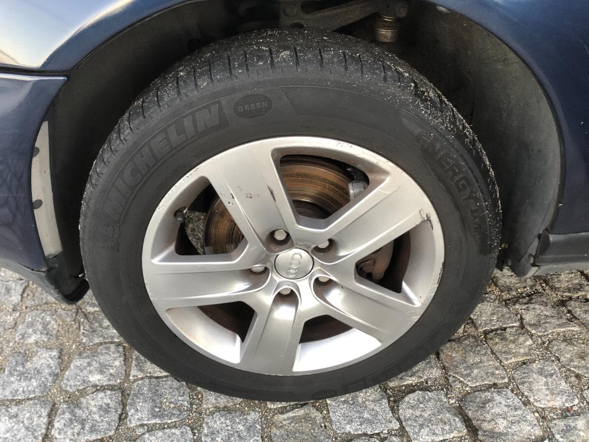 Audi  A4 · Ano 2001     89-07-SB · Paredes — imagem 18