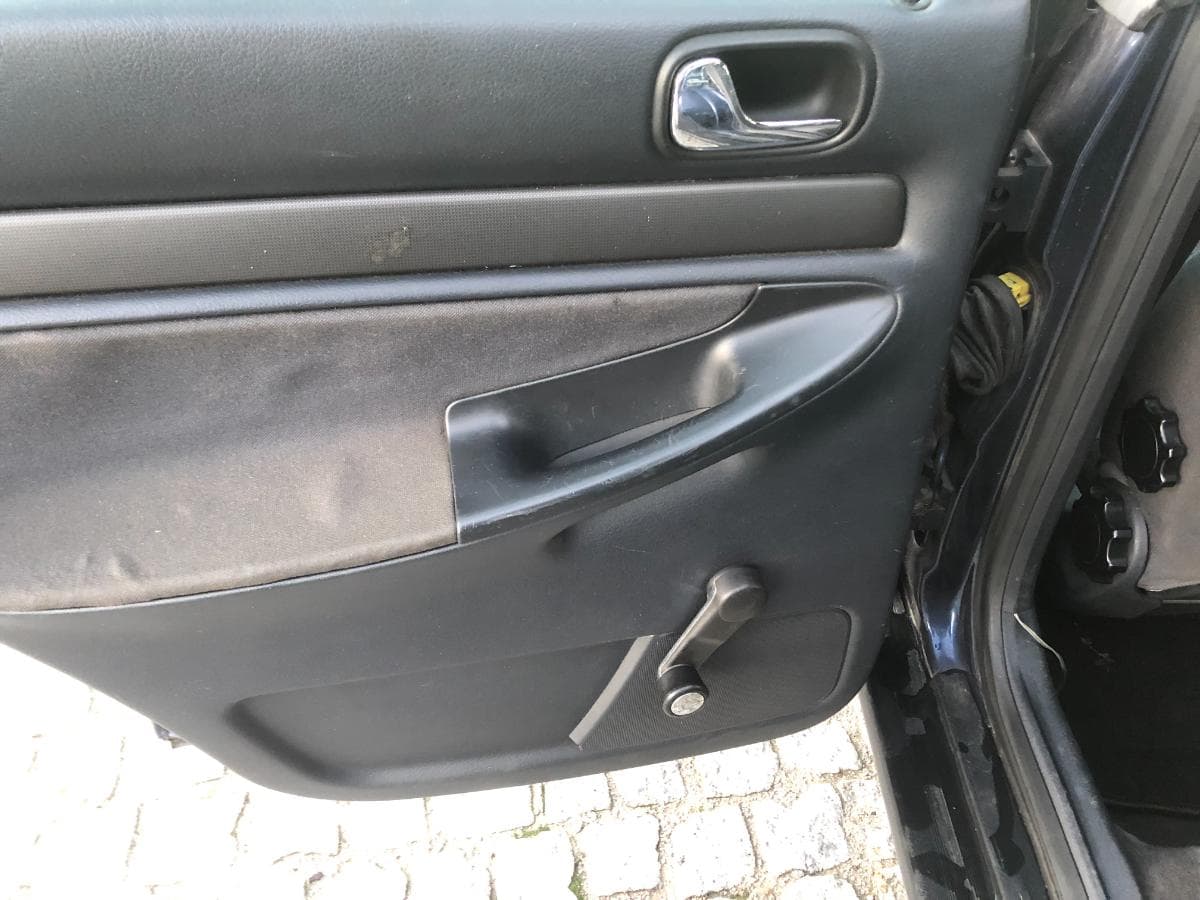 Audi  A4 · Ano 2001     89-07-SB · Paredes — imagem 21