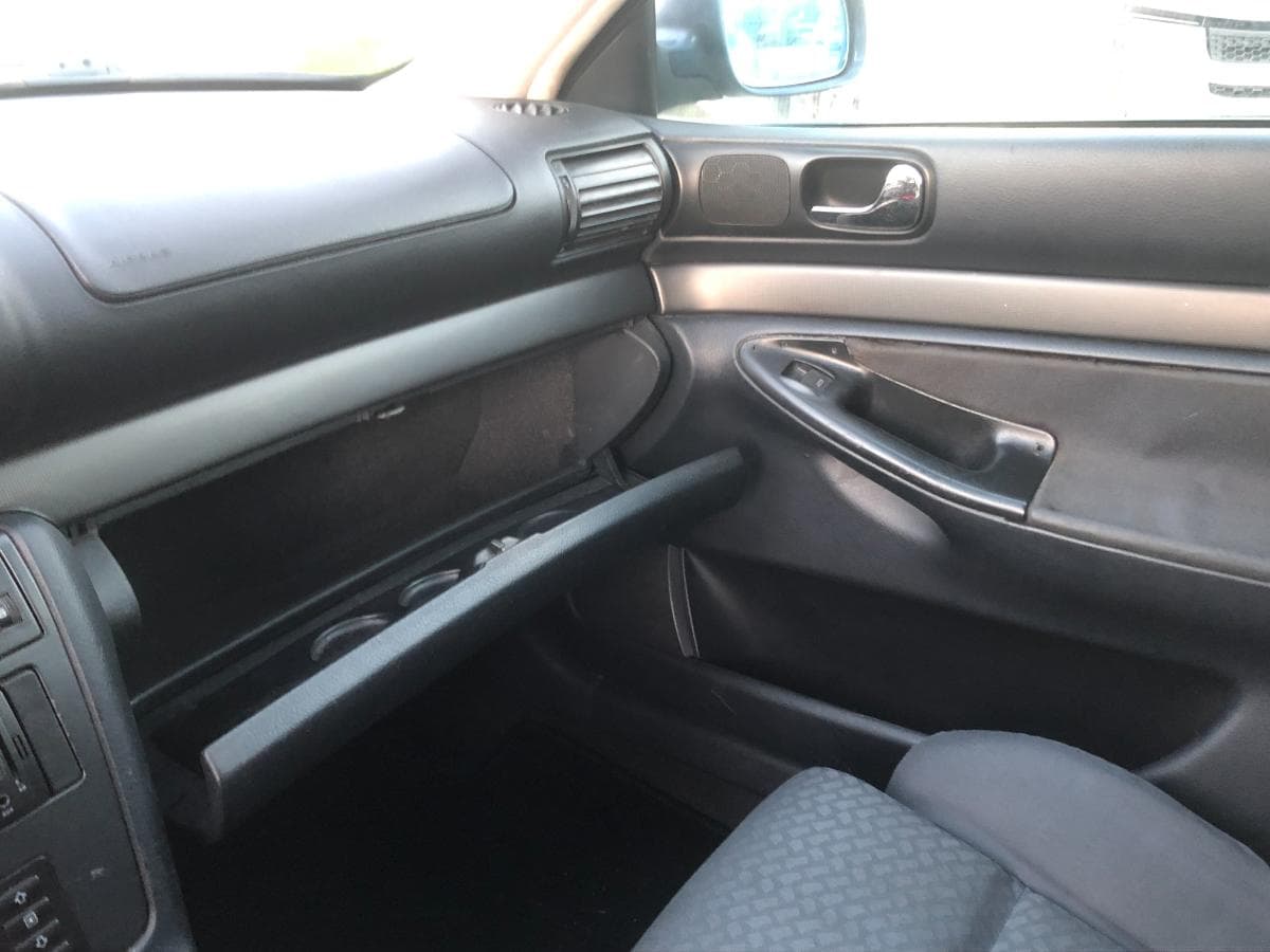 Audi  A4 · Ano 2001     89-07-SB · Paredes — imagem 27