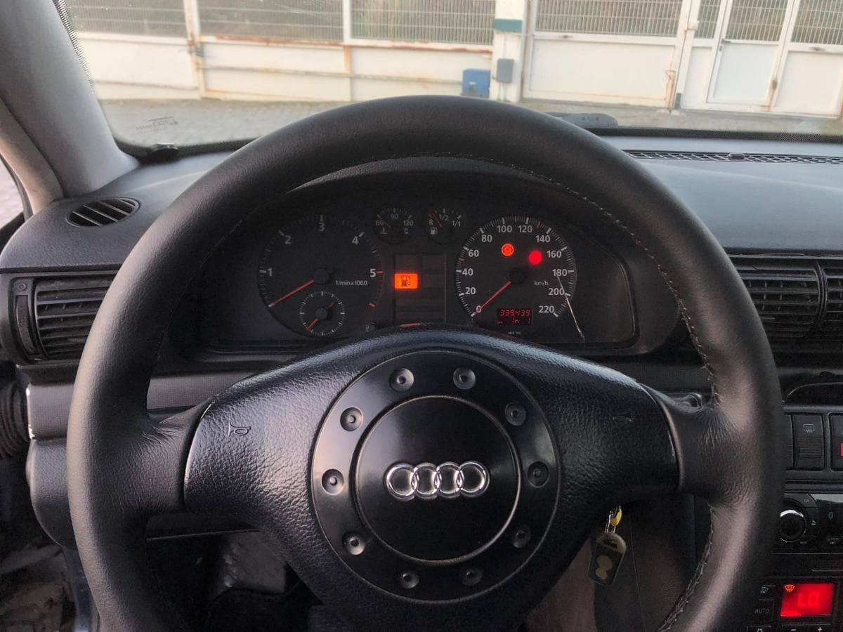 Audi  A4 · Ano 2001     89-07-SB · Paredes — imagem 35