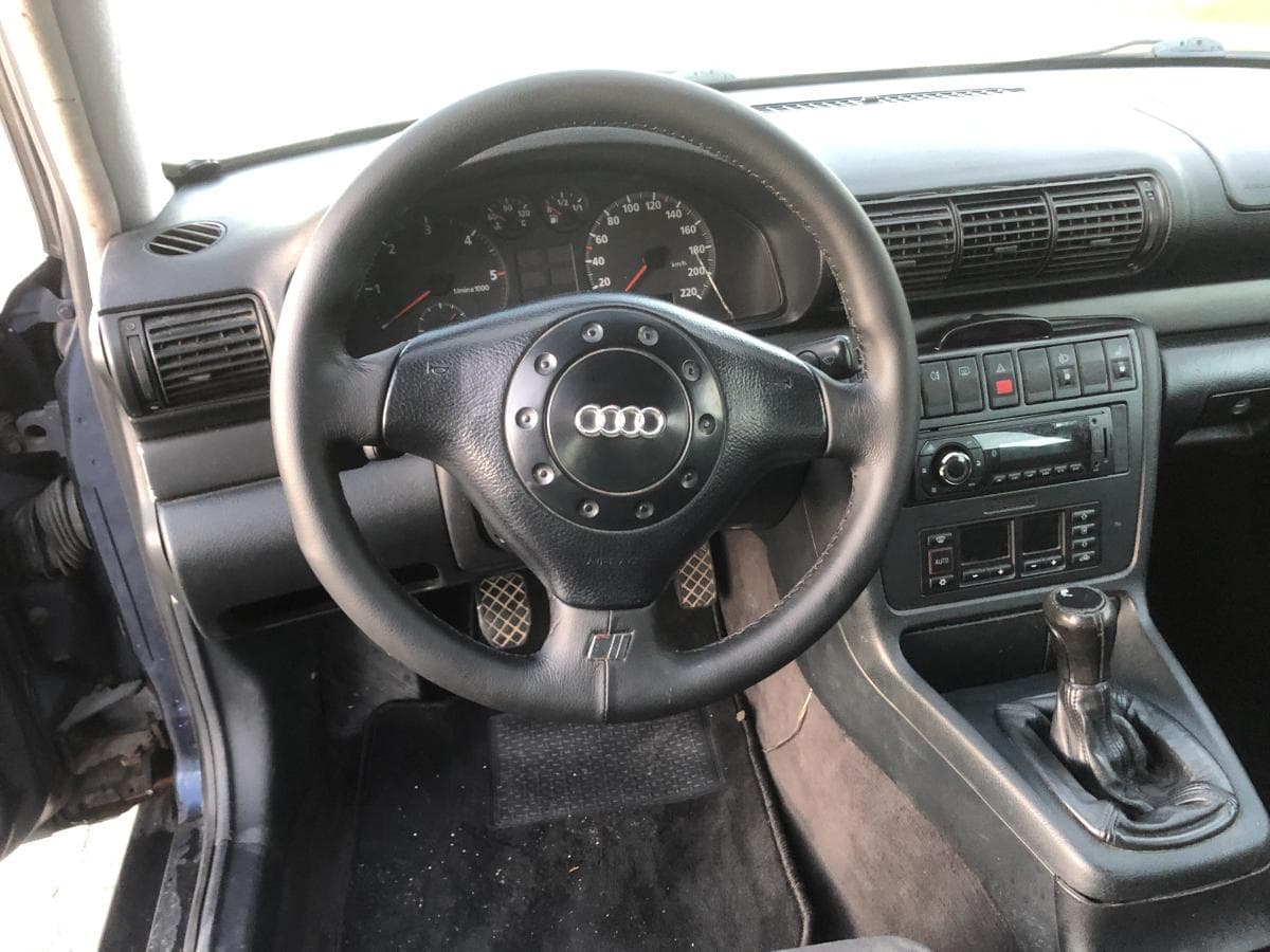 Audi  A4 · Ano 2001     89-07-SB · Paredes — imagem 36