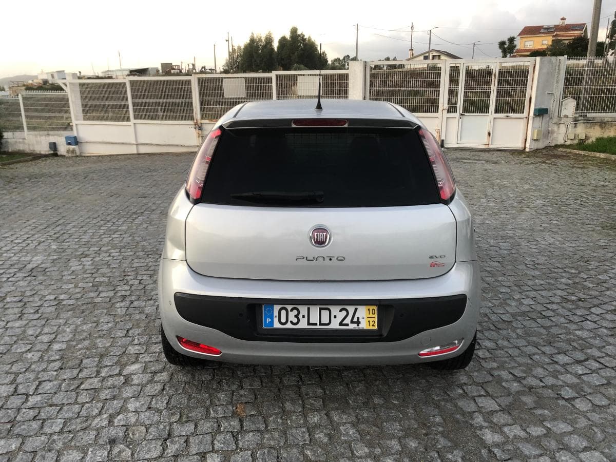 Fiat Punto Van 199 · Ano 2010 — imagem 7