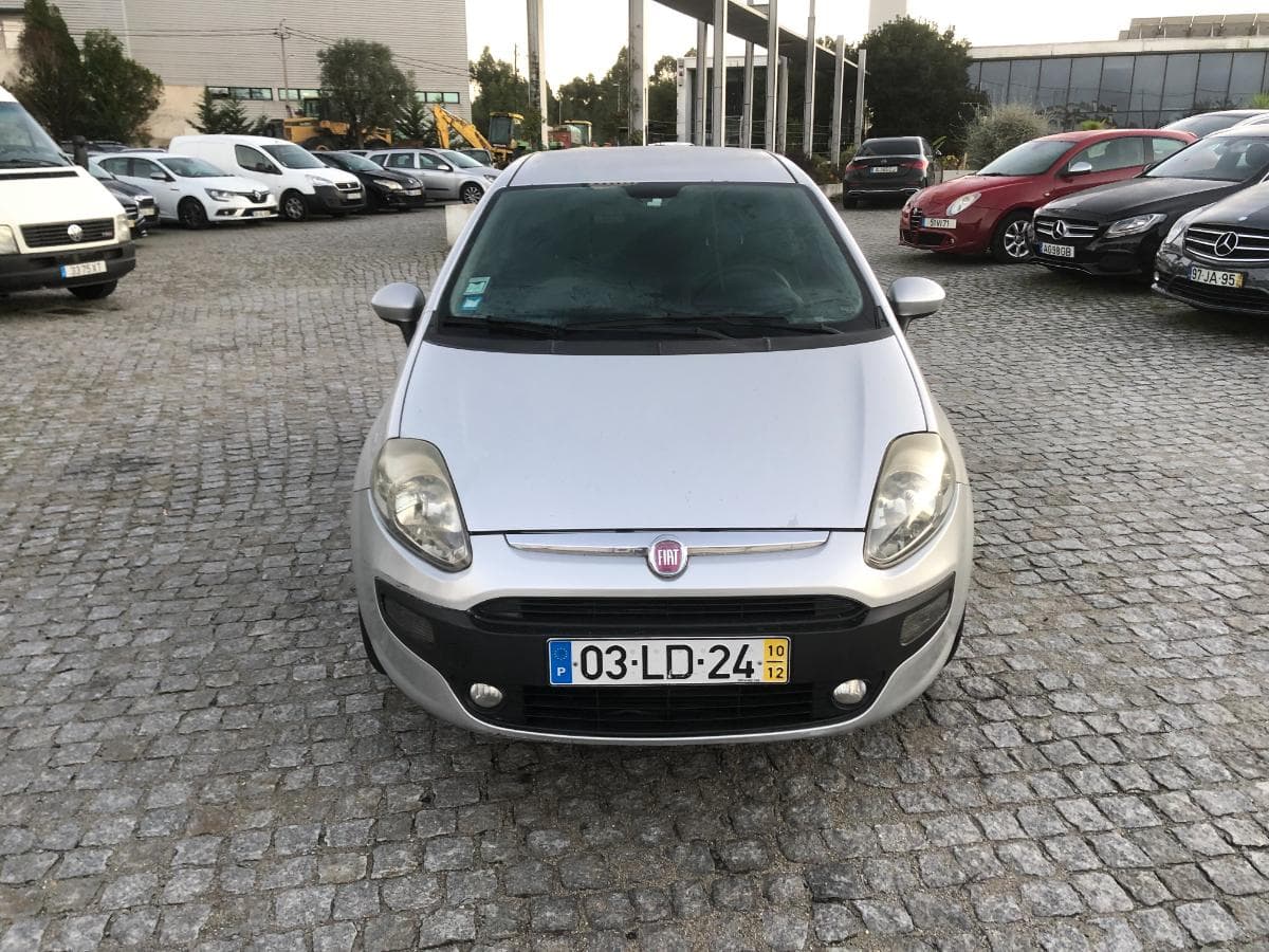 Fiat Punto Van 199 · Ano 2010 — imagem 3