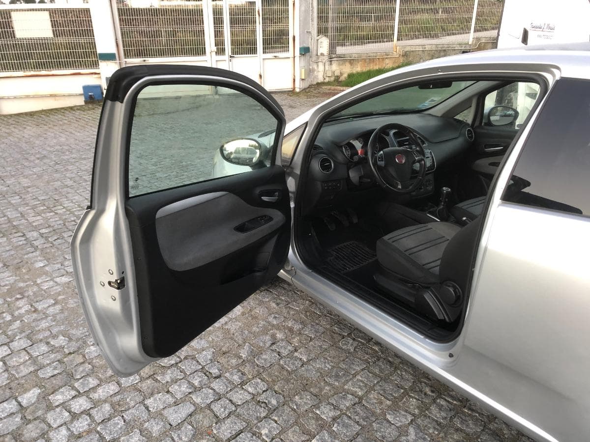 Fiat Punto Van 199 · Ano 2010 — imagem 15