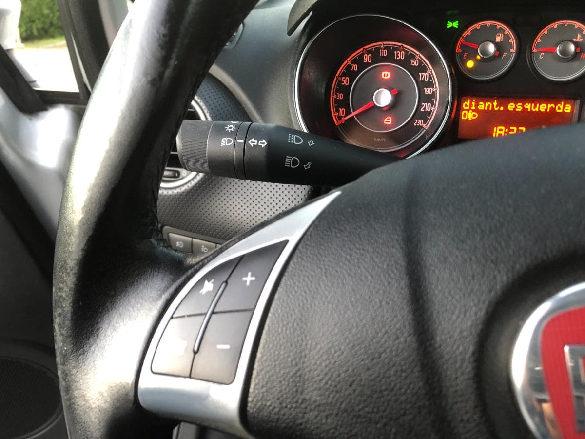 Fiat Punto Van 199 · Ano 2010 — imagem 17