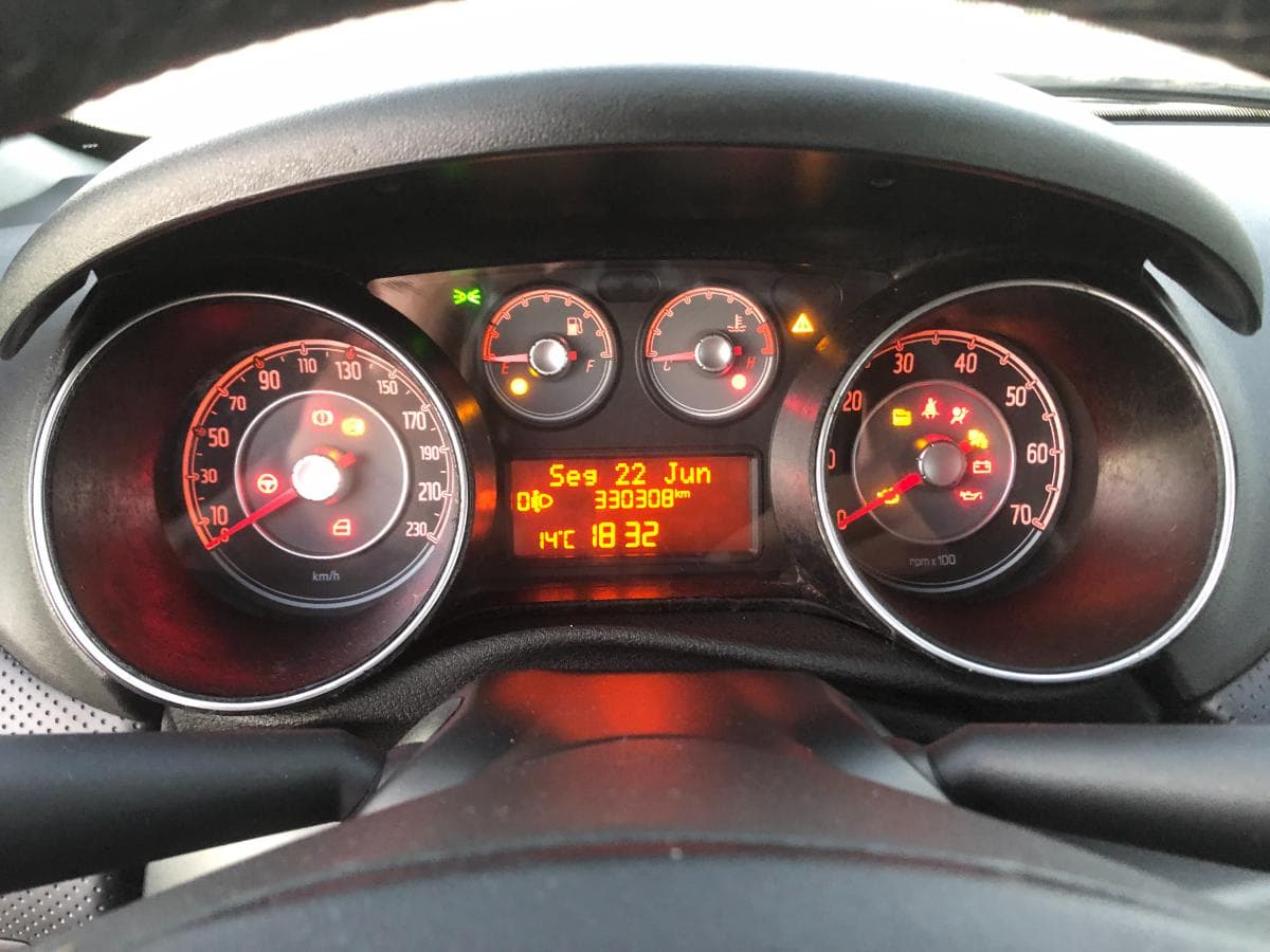Fiat Punto Van 199 · Ano 2010 — imagem 27