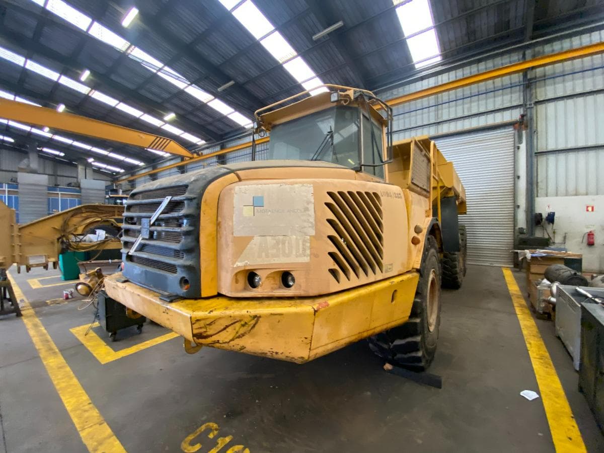 Dumper (30T) VOLVO A30D · Viana — image 12
