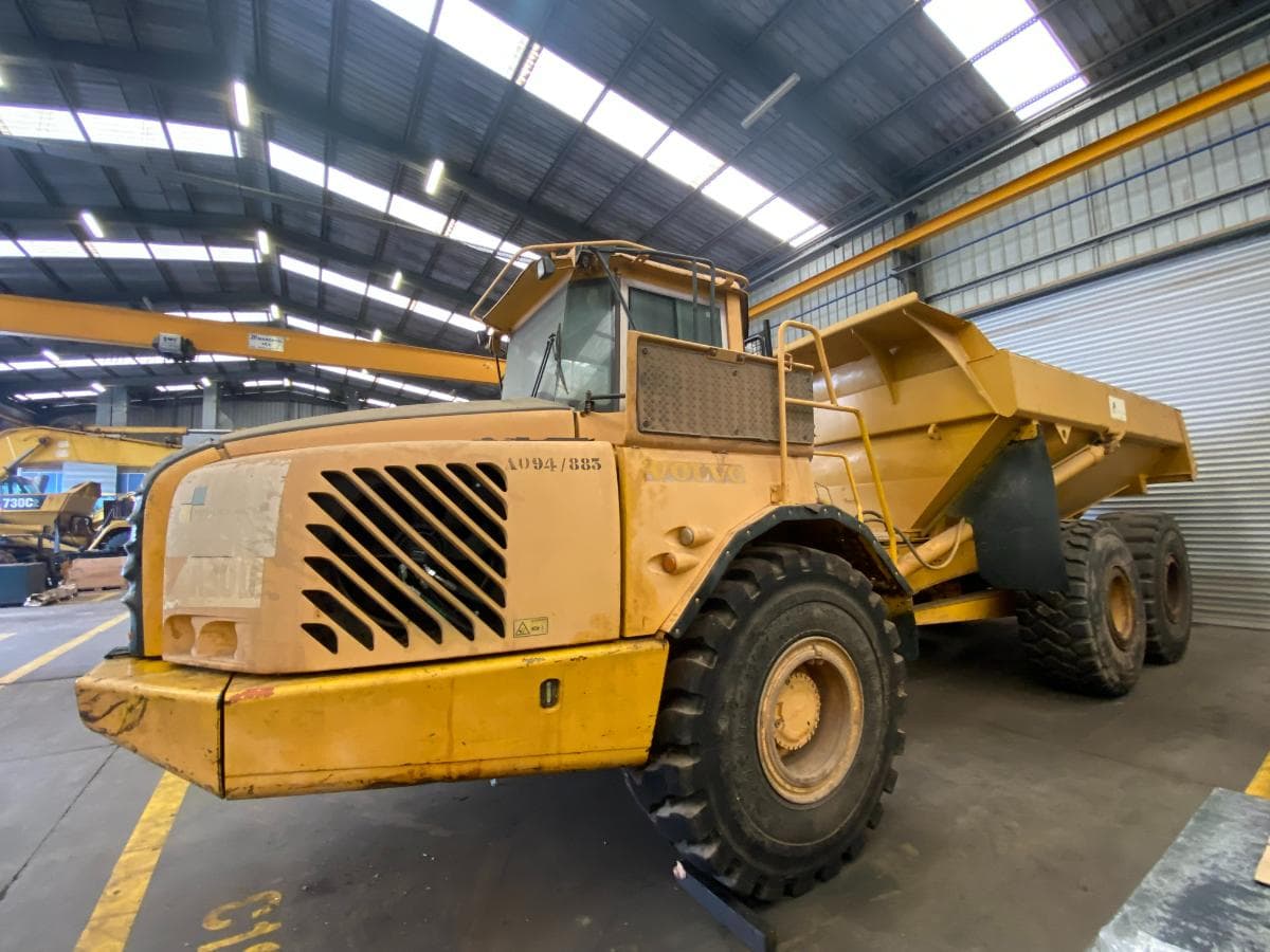 Dumper (30T) VOLVO A30D · Viana — image 15