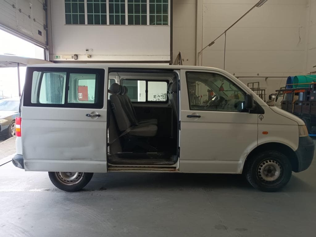 Volkswagen Transporter T5 1.9 TDI · Ano 2004 — imagen 5