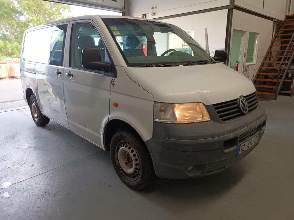 Volkswagen Transporter T5 1.9 TDI · Ano 2004 — imagen 1